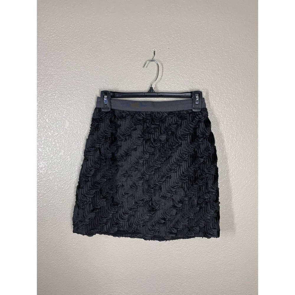 Club Monaco 2 Black Textured Applique Mini Skirt